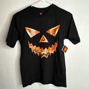 💜3/$15 Halloween T-shirt